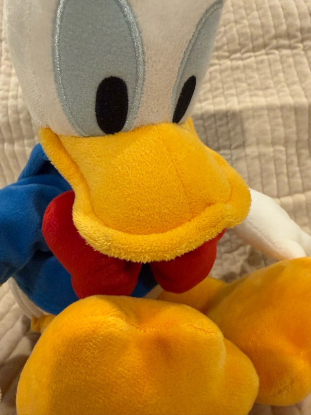 Disney Donald Duck Plush - Blue, Red, Yellow LB002 - Picture 8 of 8